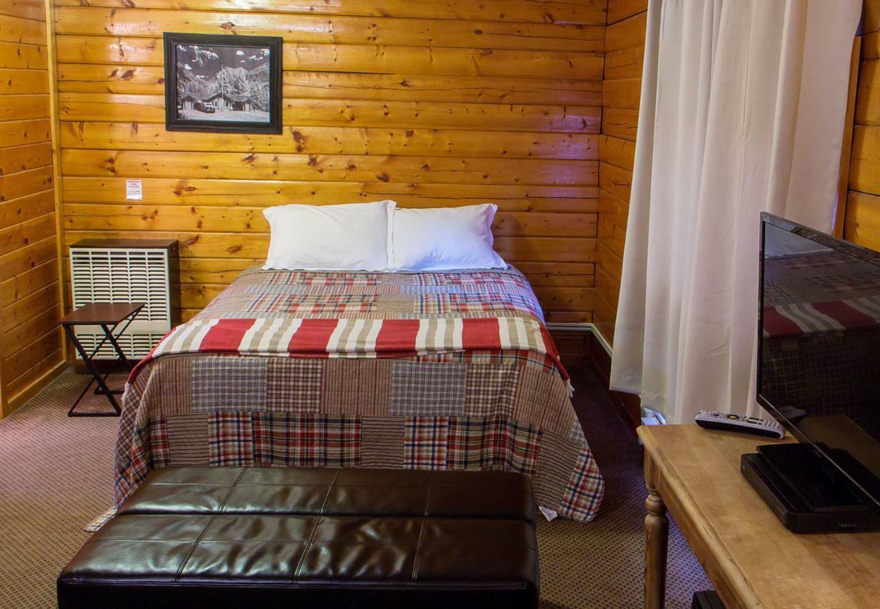 High Country Motel And Cabins Кук Сити Екстериор снимка