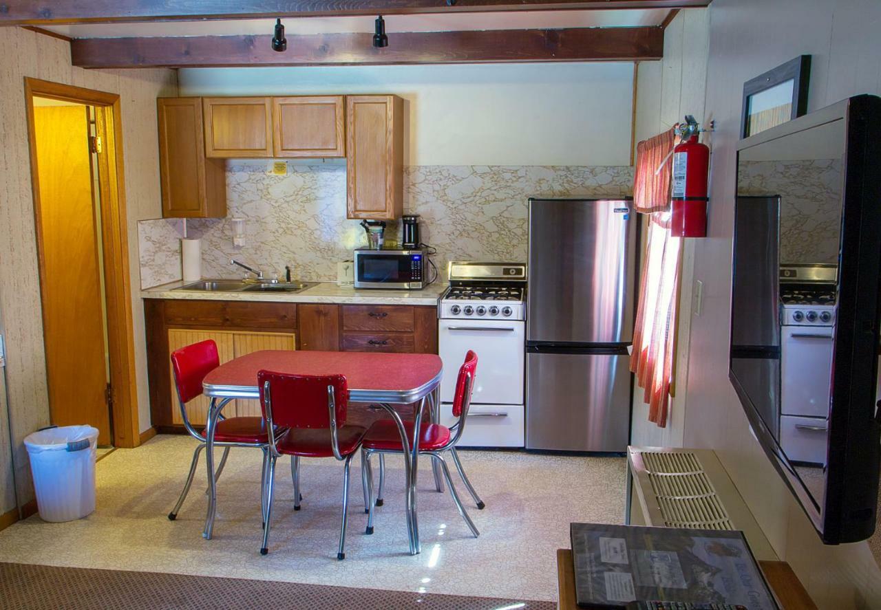 High Country Motel And Cabins Кук Сити Екстериор снимка